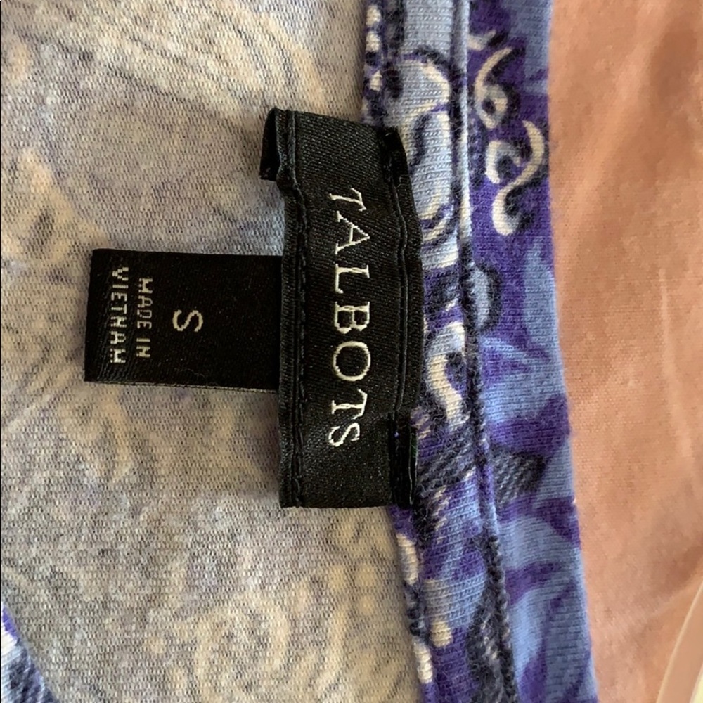 Poshmark - Picture 3 of 4
